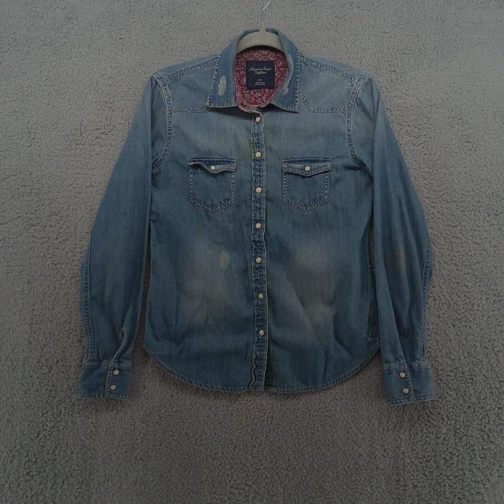 American‎ Eagle Shirt Womens Small Petite Blue Denim Light Pearl Snap Western